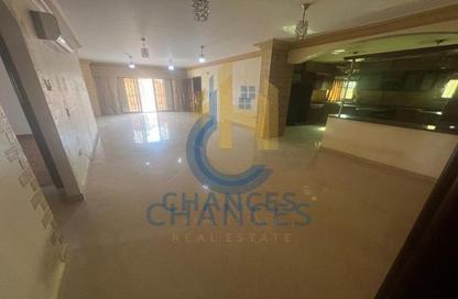 Roof - 3 Bedrooms - 3 Bathrooms for sale in Area B - Ganoob El Acadimia - New Cairo City - Cairo