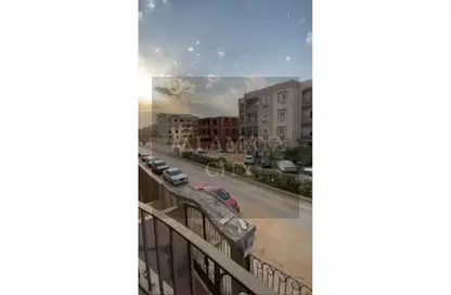 شقة - 3 غرف نوم - 1 حمام للبيع في الحي الثالث عشر - الحي اليوناني - مدينة العاشر من رمضان - الشرقية