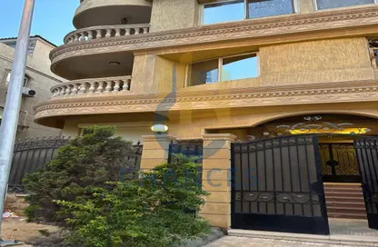 Duplex - 4 Bedrooms - 4 Bathrooms for sale in Henry Barakat St. - The 1st Settlement - New Cairo City - Cairo