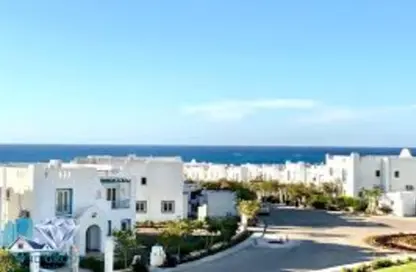 Apartment - 3 Bedrooms - 3 Bathrooms for sale in Mountain View - Ras Al Hekma - North Coast