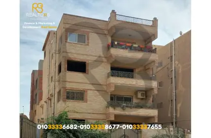 بناية كاملة - 8 غرف نوم - 8 حمامات للبيع في شارع الروضة - الحي الثالث - الشيخ زايد - الجيزة