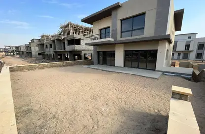 Villa - 4 Bedrooms - 5 Bathrooms for sale in Swan Lake Residence - 5th Settlement Compounds - The 5th Settlement - New Cairo City - Cairo