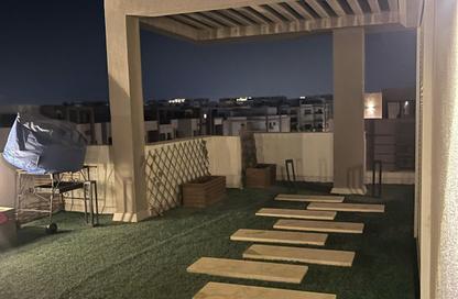 (بنتهاوس  (روف - 4 غرف نوم - 3 حمامات للبيع في فيفث سكوير - التجمع الخامس - مدينة القاهرة الجديدة - القاهرة