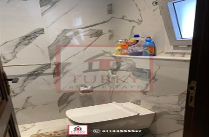 فيلا - 5 غرف نوم - 5 حمامات للبيع في كينج مريوط - حي العامرية - الاسكندرية