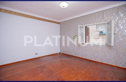 Apartment - 3 Bedrooms - 2 Bathrooms for sale in Omar Lotfy St. - Sporting - Hay Sharq - Alexandria