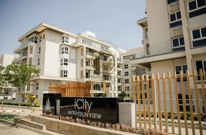 Apartment - 2 Bedrooms - 2 Bathrooms for sale in Mountain View iCity - 5th Settlement Compounds - The 5th Settlement - New Cairo City - Cairo
