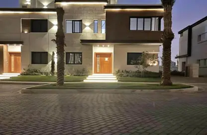 Villa - 3 Bedrooms - 3 Bathrooms for sale in Azzar - 5th Settlement Compounds - The 5th Settlement - New Cairo City - Cairo