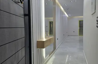 شقة - 3 غرف نوم - 2 حمامات للبيع في البوابة الرابعة - مينا - حدائق الاهرام - الجيزة