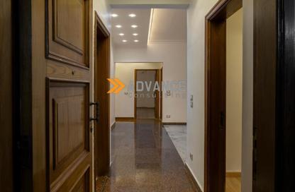 شقة - 4 غرف نوم - 3 حمامات للبيع في شارع شهاب - المهندسين - الجيزة