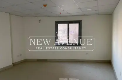 Clinic - Studio - 1 Bathroom for sale in Zahraa Al Maadi St. - Degla - Hay El Maadi - Cairo