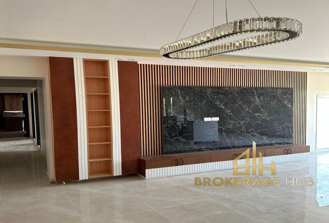 8032811 - Property Image 3