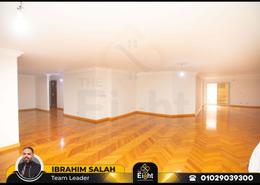 Apartment - 3 bedrooms - 3 bathrooms for للبيع in Mostafa Fahmy St. - Glim - Hay Sharq - Alexandria