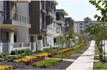 Apartment - 3 Bedrooms - 3 Bathrooms for sale in Suez Road - New Cairo City - Cairo