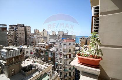 Apartment - 3 Bedrooms - 2 Bathrooms for sale in Azarita - Hay Wasat - Alexandria