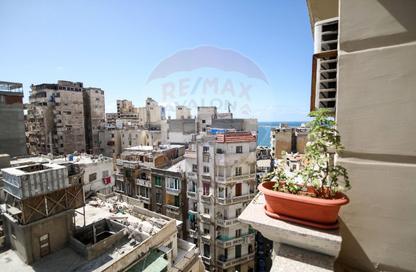 شقة - 3 غرف نوم - 2 حمامات للبيع في الأزاريطة - حي وسط - الاسكندرية
