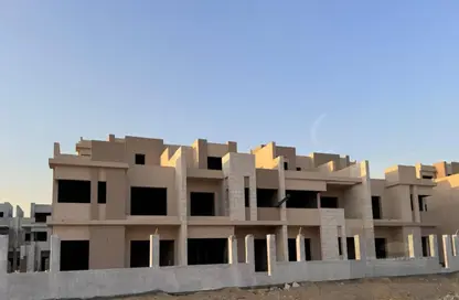 فيلا - 6 غرف نوم - 5 حمامات للبيع في تاونى - طريق مصر اسكندرية الصحراوي - الجيزة