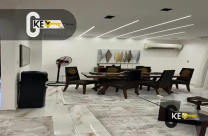 شقة - 2 غرف نوم - 2 حمامات للايجار في شارع طلعت مصطفي - الرحاب المرحلة الخامسة - الرحاب - مدينة القاهرة الجديدة - القاهرة