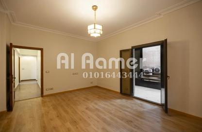 شقة - 3 غرف نوم - 3 حمامات للبيع في شارع عدن - المهندسين - الجيزة