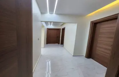 شقة - 3 غرف نوم - 3 حمامات للبيع في حدائق المهندسين - الحي الرابع - الشيخ زايد - الجيزة