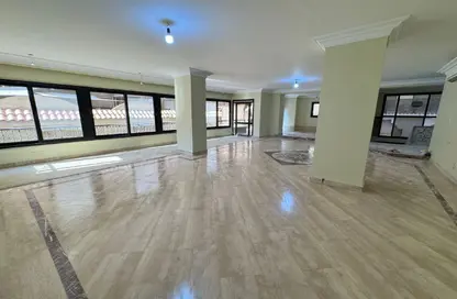Office Space - Studio - 6 Bathrooms for rent in Degla Square - Degla - Hay El Maadi - Cairo