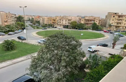 شقة - 3 غرف نوم - 3 حمامات للبيع في شارع دكتور ياسين عبد الغفار - المنطقة ج - حى جنوب الاكايمية - مدينة القاهرة الجديدة - القاهرة