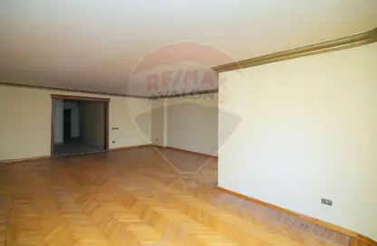 Apartment - 4 Bedrooms - 3 Bathrooms for sale in Sant Giyn St. - Kafr Abdo - Roushdy - Hay Sharq - Alexandria