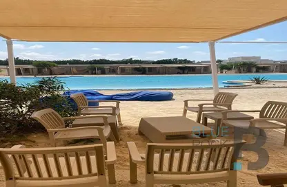 كبينه - غرفة نوم - 1 حمام للايجار في هاسييندا وايت - سيدي عبد الرحمن - الساحل الشمالي