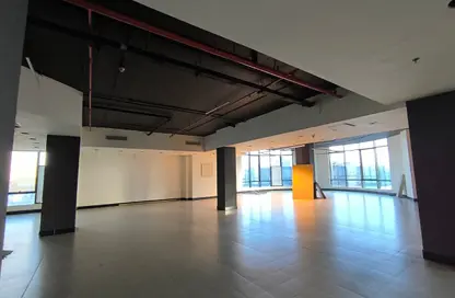 مساحات مكتبية - استوديو - 8 حمامات للايجار في بيزنس بلاس - شارع التسعين الشمالي - التجمع الخامس - مدينة القاهرة الجديدة - القاهرة