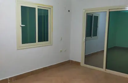 شقة - 3 غرف نوم - 2 حمامات للايجار في شارع الجزيرة - المستثمرين الجنوبية - مدينة القاهرة الجديدة - القاهرة