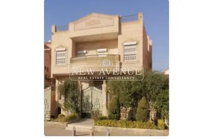 Villa - 5 Bedrooms - 4 Bathrooms for sale in East The Academy - New Cairo City - Cairo