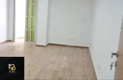 Apartment - 3 Bedrooms - 2 Bathrooms for sale in Al Narges - New Cairo City - Cairo