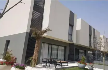 تاون هاوس - 3 غرف نوم - 4 حمامات للبيع في كمبوند البروج - كمبوندات الشروق - مدينة الشروق - القاهرة