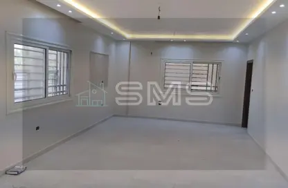 Apartment - 3 Bedrooms - 3 Bathrooms for rent in Al Gezira St. - South Investors Area - New Cairo City - Cairo