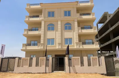 Apartment - 4 Bedrooms - 3 Bathrooms for sale in Bait Alwatan - The 5th Settlement - New Cairo City - Cairo