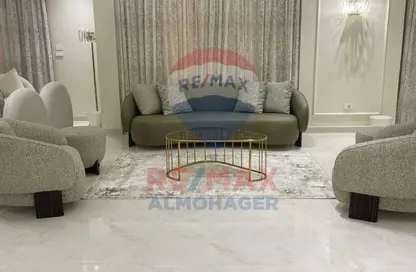 فيلا - 4 غرف نوم - 4 حمامات للايجار في لينا سبرنجز - امتداد المستثمرين الشمالية - مدينة القاهرة الجديدة - القاهرة