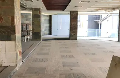 كافتيريا - استوديو - 2 حمامات للايجار في محور السادات - التجمع الاول - مدينة القاهرة الجديدة - القاهرة