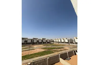 تاون هاوس - 3 غرف نوم - 4 حمامات للبيع في كمبوند البروج - كمبوندات الشروق - مدينة الشروق - القاهرة