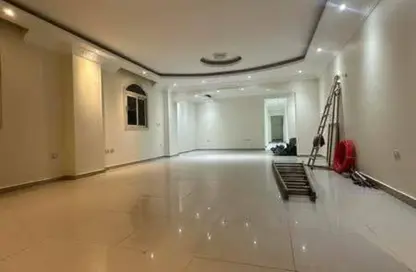 شقة - 4 غرف نوم - 2 حمامات للايجار في شارع المهندس احمد كمال حمدي - الحي السادس عشر - الشيخ زايد - الجيزة