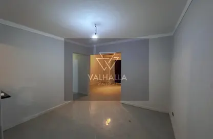 Apartment - 2 Bedrooms - 2 Bathrooms for rent in Shagaret Al Dor St. - Zamalek - Cairo