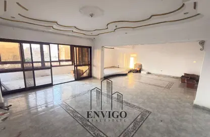Apartment - 2 Bedrooms - 1 Bathroom for sale in Zaker Hussein St. - Al Hadiqah Al Dawliyah - 7th District - Nasr City - Cairo