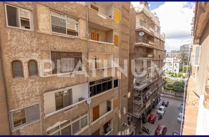 شقة - 3 غرف نوم - 2 حمامات للبيع في شارع عدلي يكن - سان ستيفانو - حي شرق - الاسكندرية