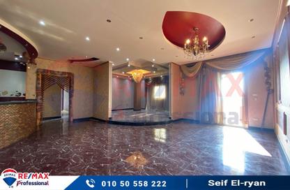 Apartment - 3 Bedrooms - 2 Bathrooms for rent in Omar Lotfy St. - Sporting - Hay Sharq - Alexandria