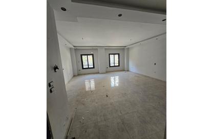 Apartment - 3 Bedrooms - 1 Bathroom for sale in Gardenia Mall St. - The 1st Settlement - New Cairo City - Cairo