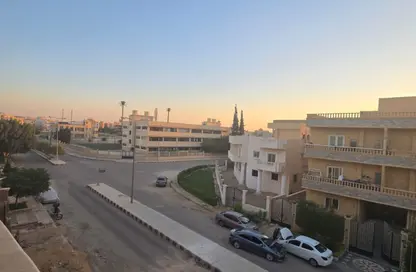 شقة - 3 غرف نوم - 2 حمامات للبيع في شارع 11 - المجاورة الاولي - الحي الاول غرب - مدينة الشروق - القاهرة