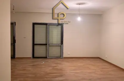 شقة - 3 غرف نوم - 3 حمامات للايجار في ذا كورت ياردز - كمبوندات الشيخ زايد - الشيخ زايد - الجيزة