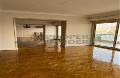 Apartment - 3 Bedrooms - 3 Bathrooms for rent in Nile St. - Dokki - Giza