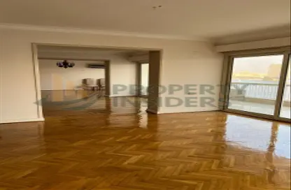 Apartment - 3 Bedrooms - 3 Bathrooms for rent in Nile St. - Dokki - Giza