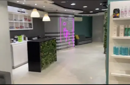 Shop - Studio - 2 Bathrooms for rent in Zahraa El Maadi - Hay El Maadi - Cairo