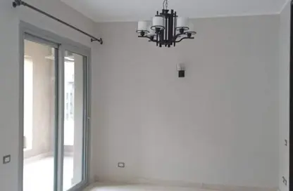 Apartment - 2 Bedrooms - 2 Bathrooms for sale in Palm Hills Village Gate - South Investors Area - New Cairo City - Cairo