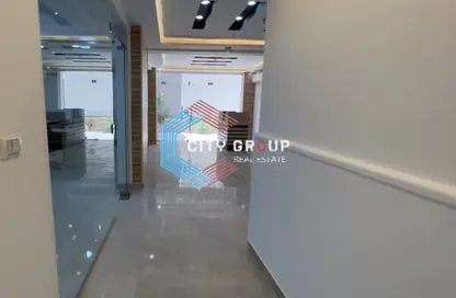 Office Space - Studio - 4 Bathrooms for rent in Degla - Hay El Maadi - Cairo